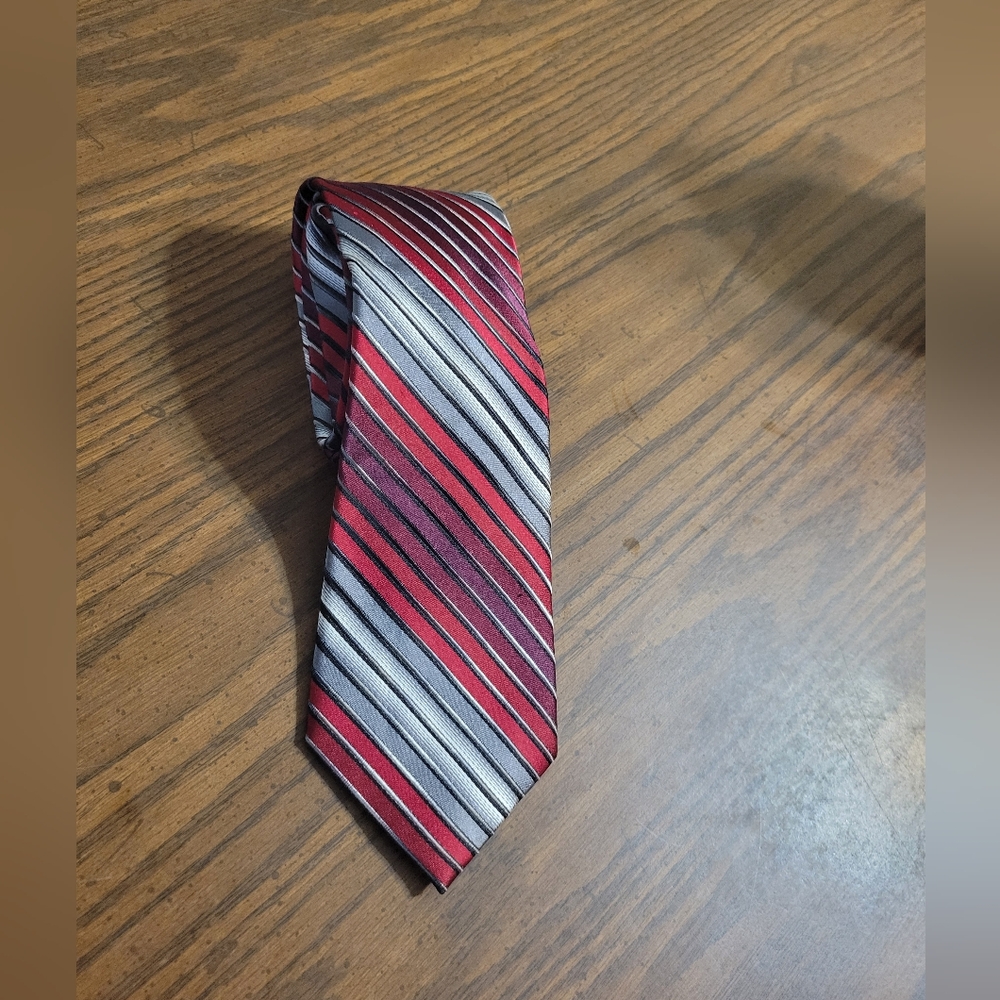 Van Heusen 100% Silk Tie